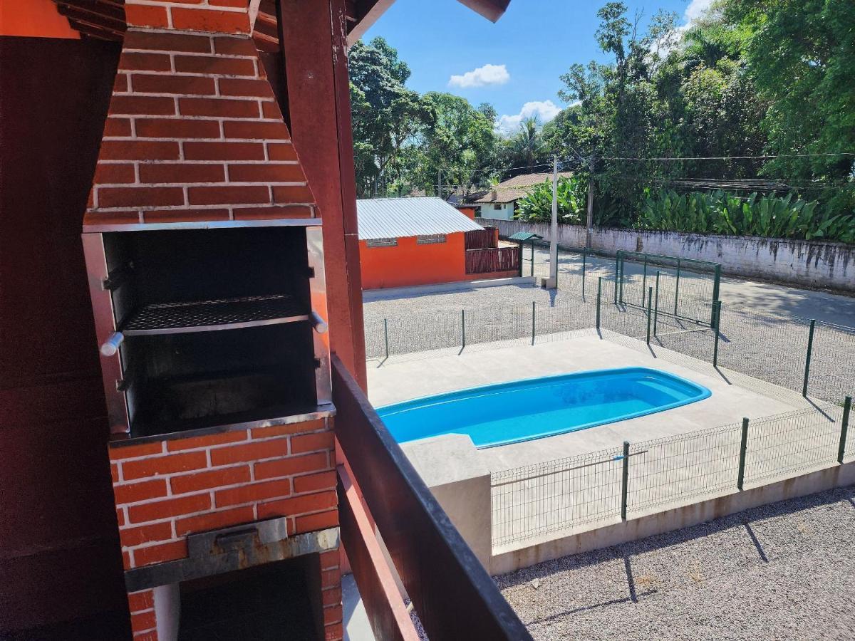 0001.07 - Maranduba - Apto - 2 - 8 Pessoas - 2 Quadras Do Mar - Piscina - Wi-fi Apartamento *